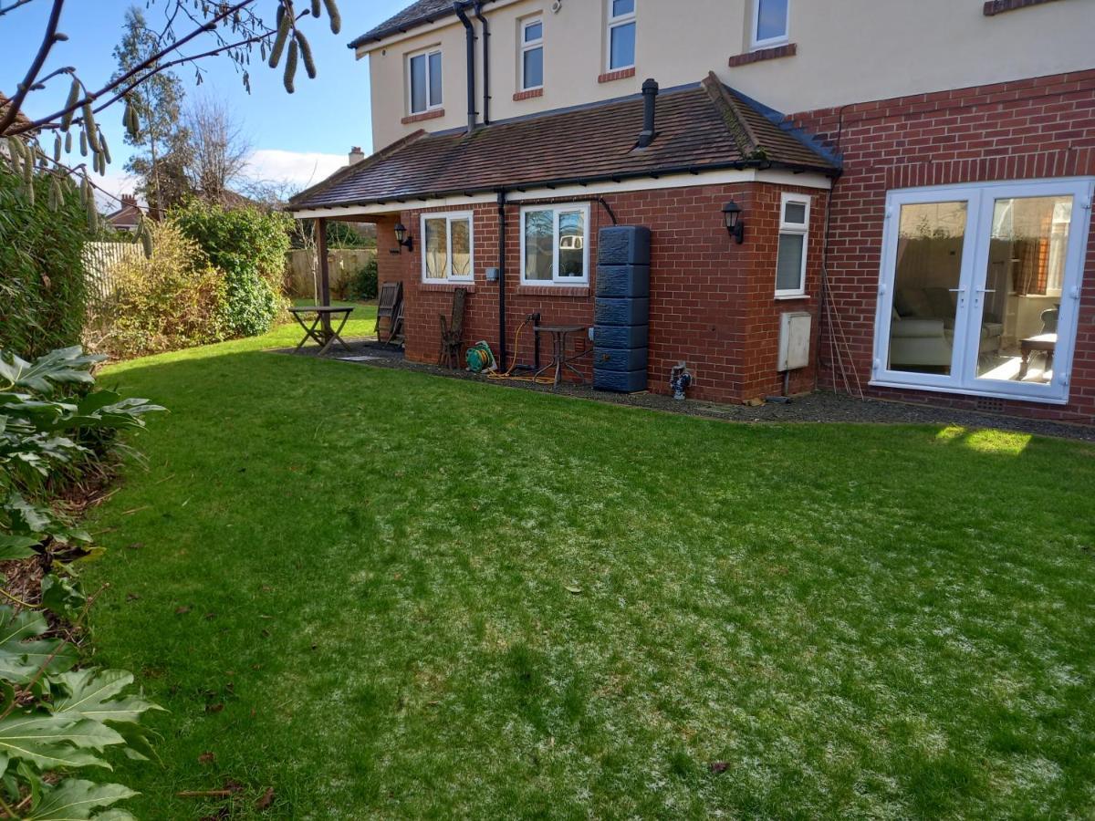 Villa Grange Croft Ben Rhydding Exterior foto